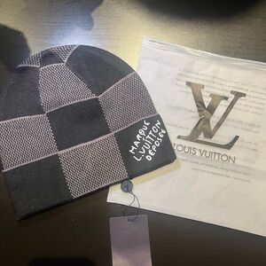 Louis Vuitton la marque déposée beanie